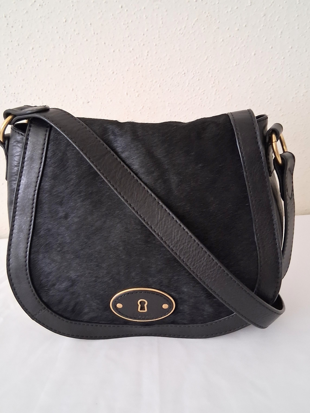 Fossil VRI Black Women's Crossbody Bag with Gold Accent